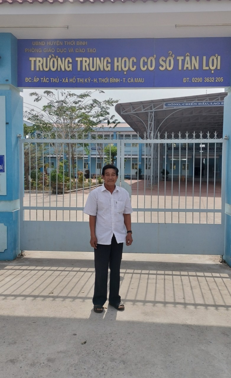 Ông Trần Hoàng Nam, người hiến đất xây dựng Trường THCS Tân Lợi.