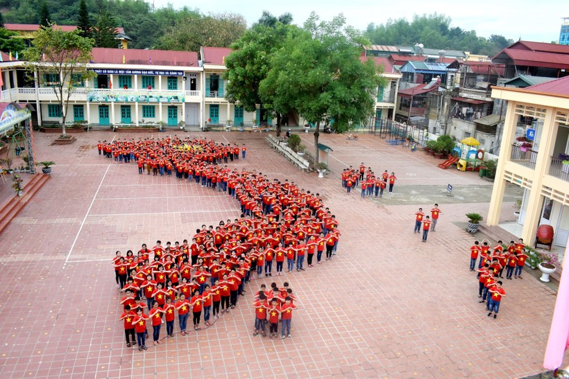Giờ sinh hoạt tập thể tại Trường Tiểu học Him Lam (TP Điện Biên Phủ).