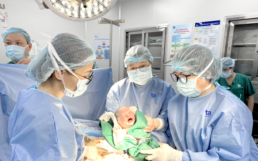 Một em bé chào đời nhờ phương pháp thụ tinh ống nghiệm. Ảnh: Phương Trinh