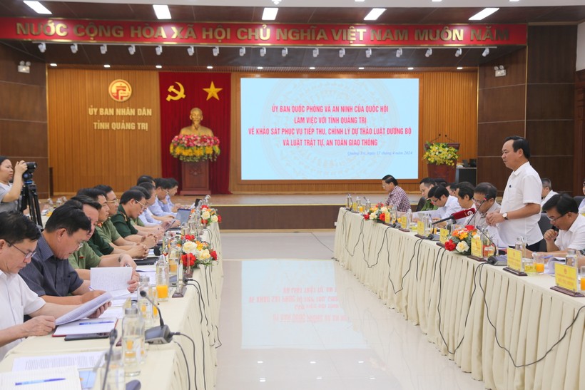 Đoàn công tác của Ủy ban Quốc phòng và An ninh của Quốc hội làm việc với tỉnh Quảng Trị.