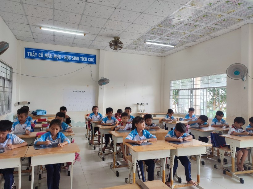 Lớp học ở Trường Tiểu học An Sơn.