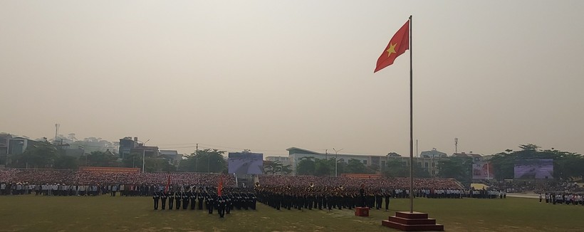 Một số khối tham gia lực lượng diễu binh, diễu hành Lễ kỷ niệm 70 năm Chiến thắng Điện Biên Phủ tập luyện tại Sân vận động tỉnh Điện Biên. Ảnh: Bình Thanh
