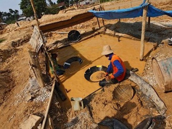 Sập mỏ vàng, hàng chục người thiệt mạng ở Indonesia