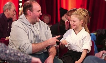 Cô bé Karate 9 tuổi gây kinh ngạc tại Anh