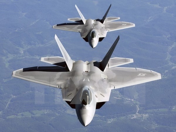 Mỹ điều 2 máy bay chiến đấu tàng hình F-22 đến Ba Lan