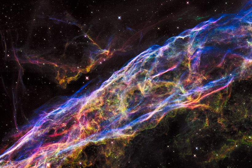 Hình ảnh chi tiết nhất của tinh vân Veil chụp bởi kính viễn vọng Hubble