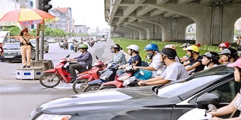 Sẽ bỏ hẳn thu phí sử dụng đường bộ đối với xe máy