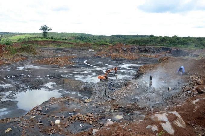 Đắk Lắk: Nổ mìn phá đá làm nứt nhà dân, đe dọa đập thủy lợi
