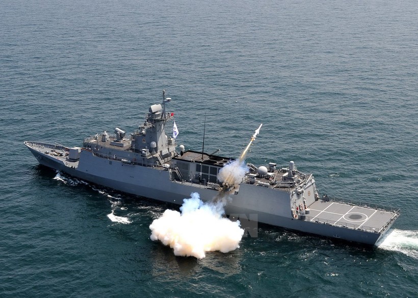 Hải quân Hàn Quốc tập trận bắn đạn thật trên Hoàng Hải