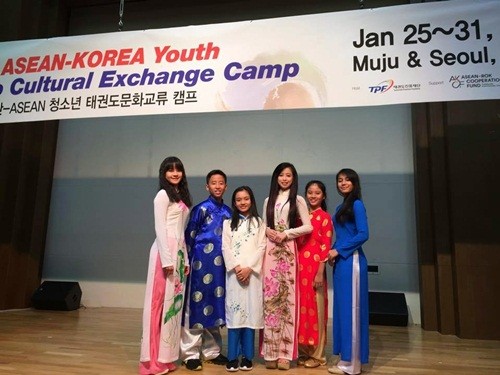 Hoa khôi Taekwondo Việt Nam khoe áo dài đầy nữ tính tại Hàn Quốc