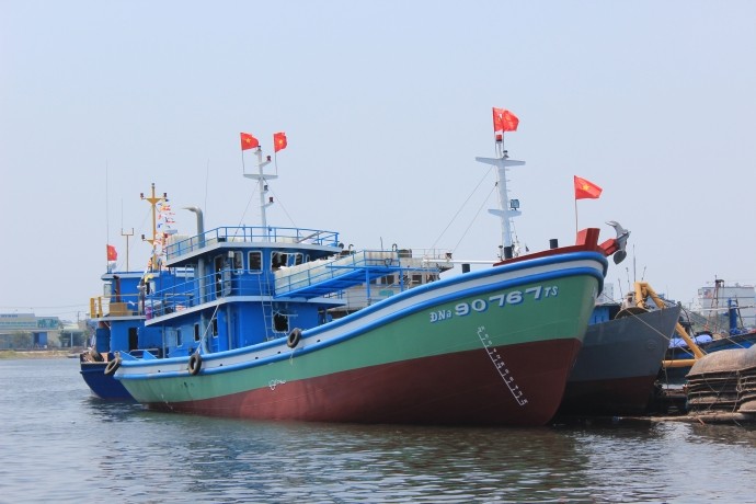 Hạ thủy tàu cá vỏ thép "tự thiết kế" tại Đà Nẵng