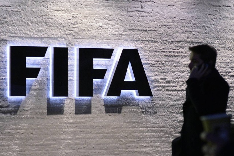 Ba cựu quan chức của FIFA bị cáo buộc biển thủ 80 triệu USD