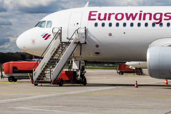 Vội vã cất cánh, Eurowings “bỏ quên” 90 hành khách