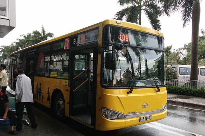 Mở tuyến xe buýt 5 sao sân bay Tân Sơn Nhất – Bến xe Miền Tây