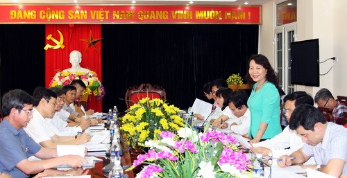 Thứ trưởng Nguyễn Thị Nghĩa kiểm tra công tác chuẩn bị thi tại tỉnh Vĩnh Phúc.