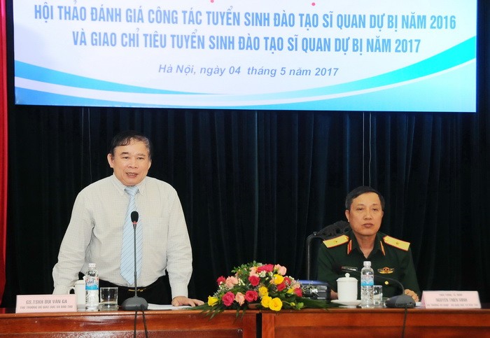 Thứ trưởng Bộ GD&ĐT Bùi Văn Ga phát biểu giao nhiệm vụ tại hội nghị