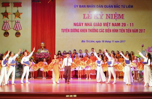  Kỉ niệm Ngày nhà giáo Việt Nam và tuyên dương các điển hình tiên tiến