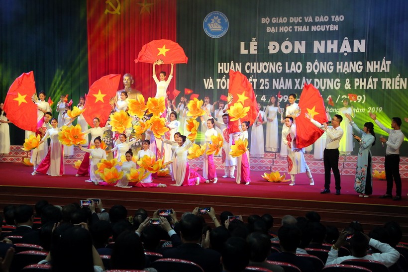 Kỉ niệm 25 thành lập Đại học Thái Nguyên