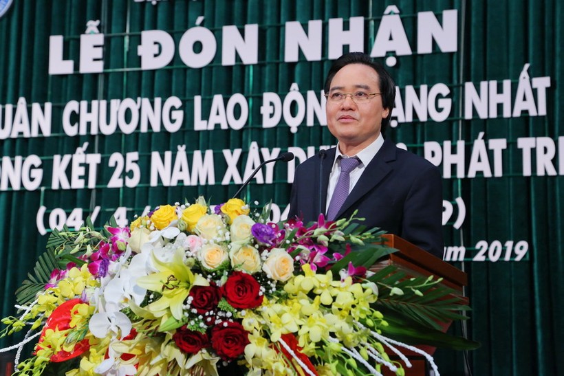 Bộ trưởng Phùng Xuân Nhạ phát biểu giao nhiệm vụ cho ĐH Thái Nguyên trong chiến lược phát triển. Ảnh: Việt Hà