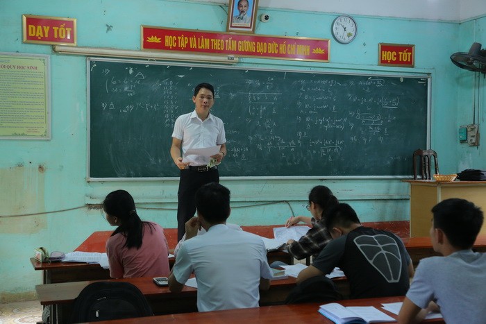 Một lớp ôn tập của Trường THPT Đại Từ. Ảnh Việt Hà