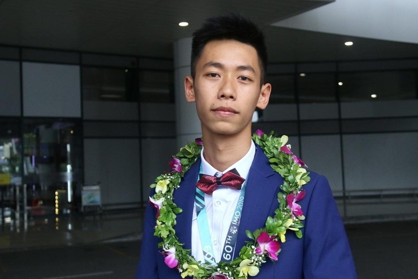  Nguyễn Thuận Hưng - Học sinh Trường THPT chuyên Trần Phú (Hải Phòng), chủ nhân tấm Huy chương Vàng Olympic Toán Quốc tế năm 2019.
