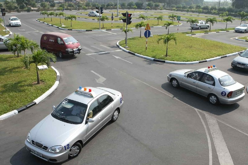 Hà Nội tạm dừng 1 tháng sát hạch cấp giấy phép lái xe vì Covid-19