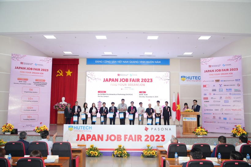 Ngày hội Tuyển dụng của các doanh nghiệp Nhật Bản – JAPAN JOB FAIR 2023 thu hút hơn 1.500 sinh viên tham gia. 