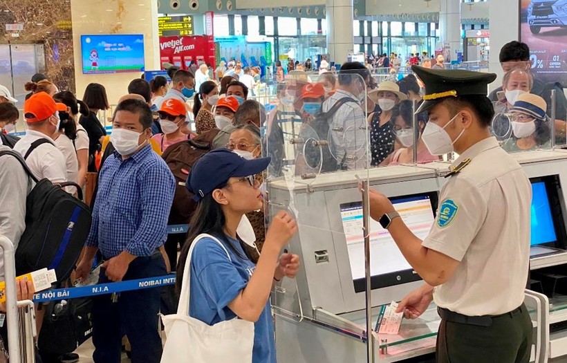 Để ứng phó với lượng khách tăng trong 05 ngày nghỉ lễ, Cảng HKQT Nội Bài đã chủ động sẵn sàng các phương án phục vụ.
