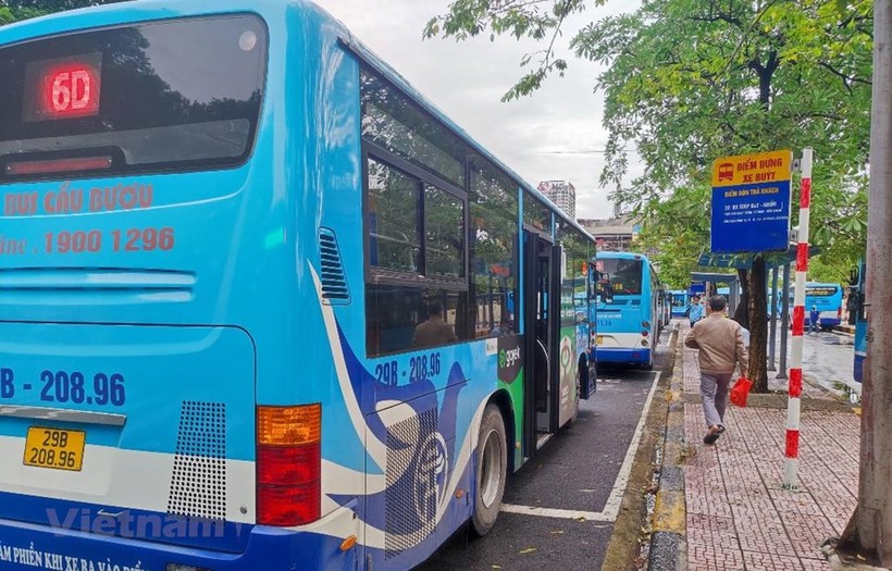 Hà Nội tăng chuyến xe buýt phục vụ người dân đi lại dịp nghỉ lễ