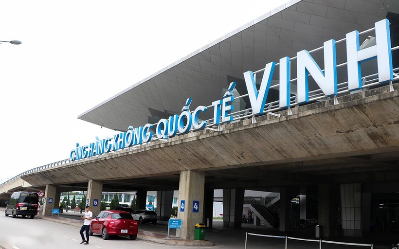 Bộ GTVT yêu cầu báo cáo sự cố đường cất hạ cánh tại sân bay Vinh