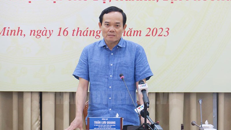 Phó Thủ tướng Trần Lưu Quang, Tổ trưởng Tổ công tác phát biểu tại phiên họp 