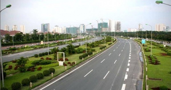 Tổ chức phân luồng giao thông qua Đại lộ Thăng Long ở Hà Nội