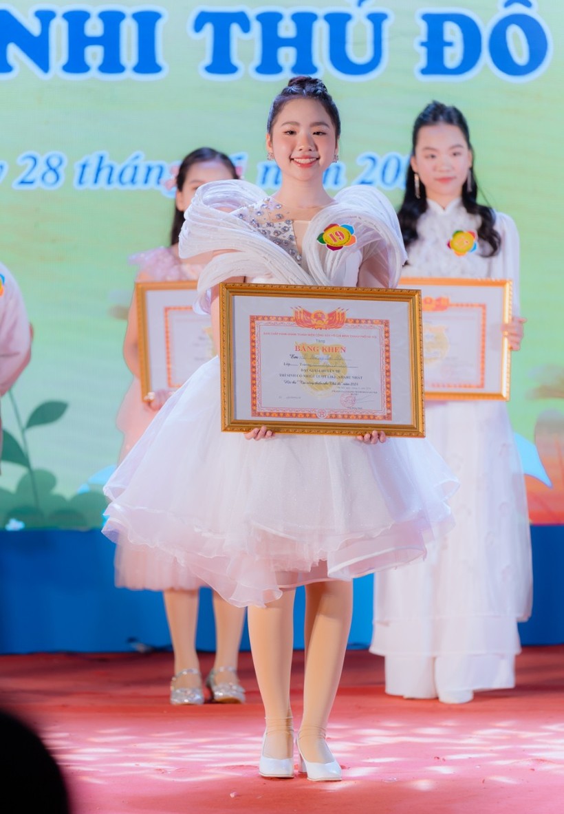 Lê Phương Bảo Ngọc, nữ sinh lớp 7A2.1 trường THCS Ngô Sĩ Liên