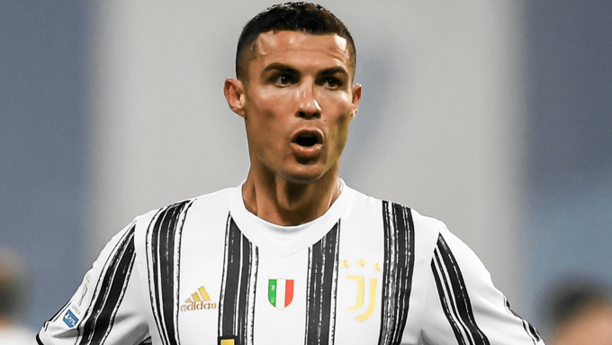Kỷ lục ghi bàn của Ronaldo bị phủ nhận.