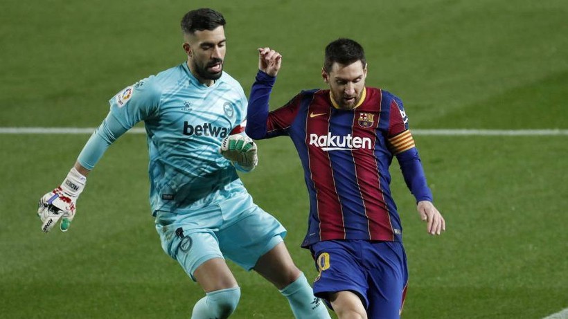 Messi tiếp tục được kéo vào câu chuyện bên lề trước thềm cuộc đối đầu Barca- PSG.