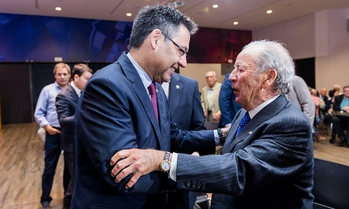 Bartomeu (trái) và Nunez – đều vướng vòng lao lý khi làm chủ tịch Barca.