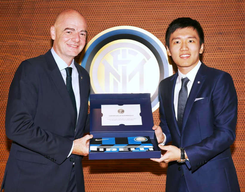 Chủ tịch Inter Milan Steven Zhang và Chủ tịch FIFA Gianni Infantino.
