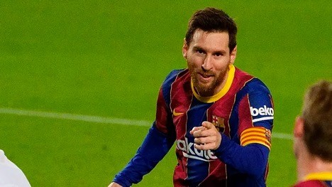 PSG đang ráo riết thuyết phục Messi rời Nou Camp.