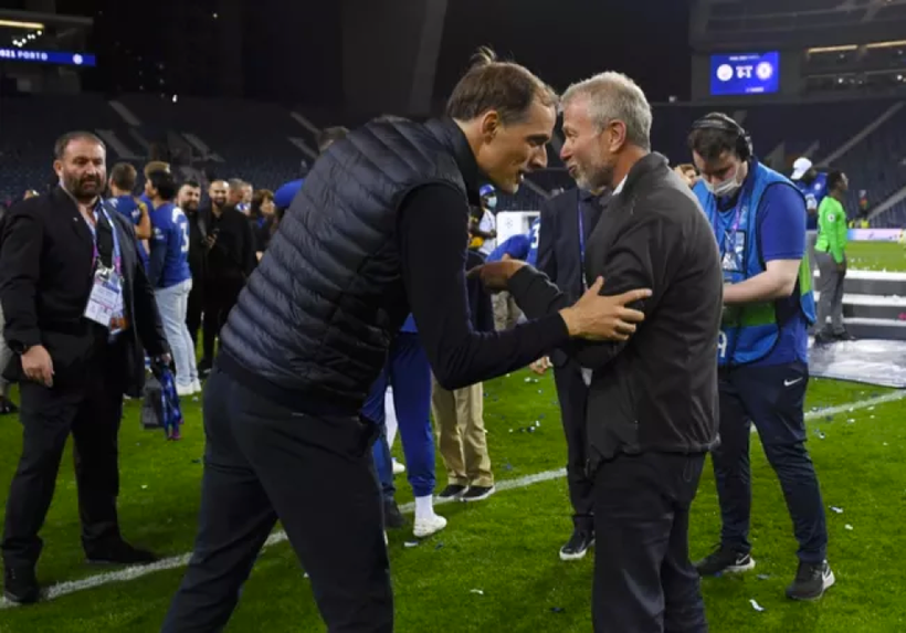 Tỷ phú Roman Abramovich chúc mừng thầy trò Tuchel vô địch Champions League.