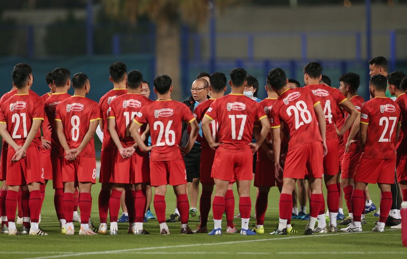 Lần đầu tiên tại UAE tuyển Việt Nam tập luyện với đủ 100% quân số.