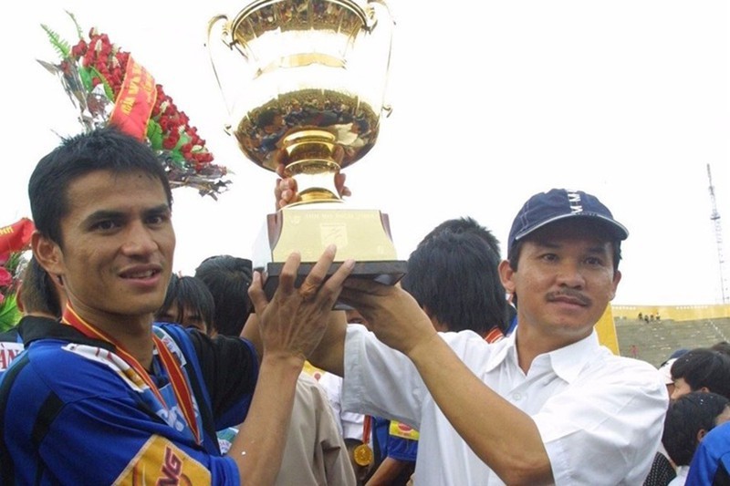 Bình Dương và Sài Gòn FC đề xuất dừng V-League 2021 và trao luôn ngôi vương cho HAGL