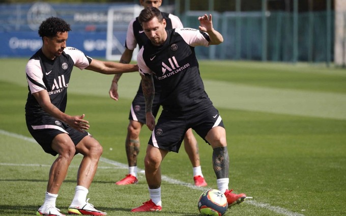 Messi vẫn đang tập luyện tích cực với các đồng đội mới tại PSG.