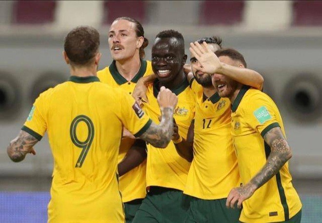 Các cầu thủ Australia mừng chiến thắng 3-0 trước Trung Quốc ở lượt đầu vòng loại thứ ba World Cup 2022 khu vực châu Á,.