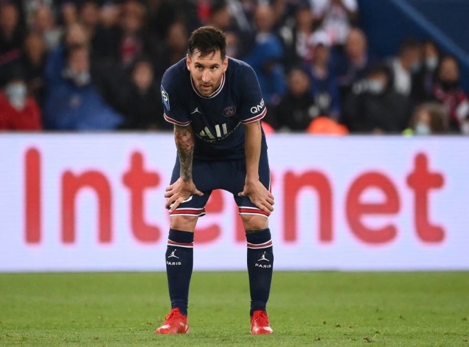 Messi chấn thương không thể góp mặt trong chuyến làm khách của PSG đến Metz.