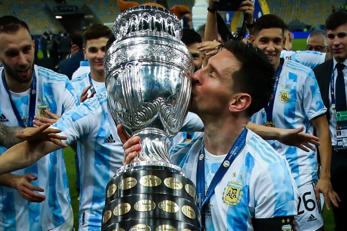 Giúp tuyển Argentina đăng quang Copa America 2021, Messi sáng cửa đoạt Quả bóng Vàng 2021.