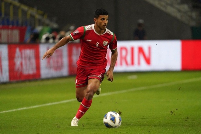 Tiền vệ Zahir Al Aghbari, trụ cột của Oman lỡ trận gặp Việt Nam vì dính chấn thương.