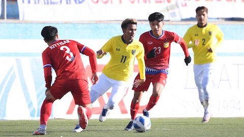 U23 Thái Lan (áo vàng) thắng U23 Lào 3-0 chiều 28/10.