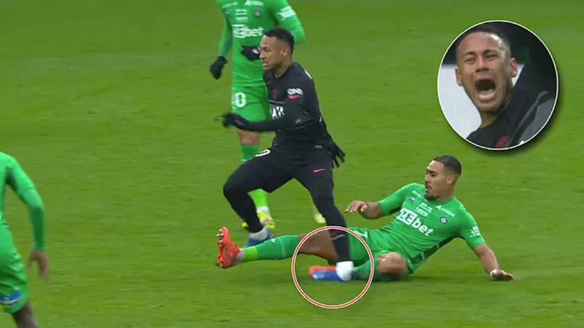 Neymar chấn thương sốc khi gập cổ chân trụ 90 độ.