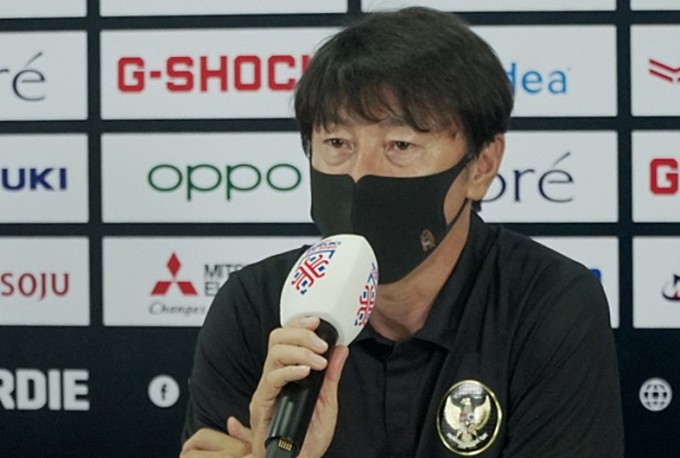 Huấn luyện viên Shin Tae-yong tố AFF Cup 2020 bất công.