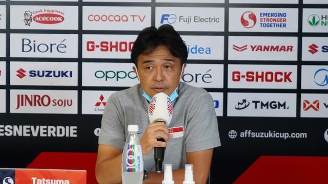 Huấn luyện viên Yoshida khi còn dẫn dắt Singapore tại AFF Cup 2020.